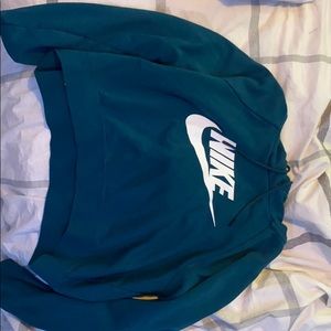 Nike cropped hoodie ( with hood )